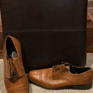 Men’s dress shoes